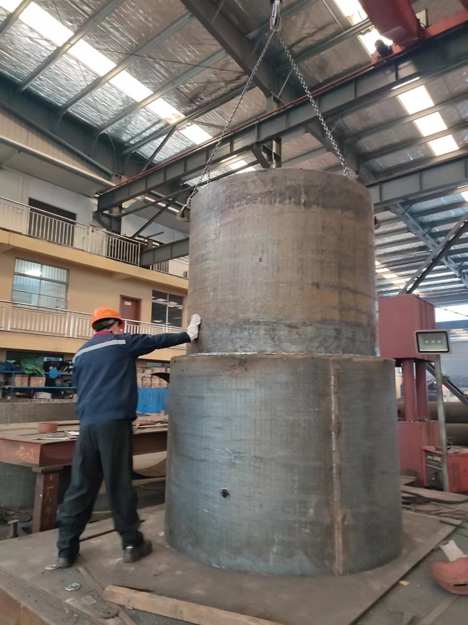 南京碳化铬耐磨料仓 碎玻璃料仓 堆焊耐磨钢板